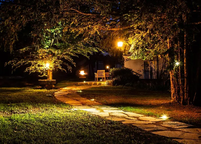 Pipa's Place - Stylish Garden Prime Location Apartment