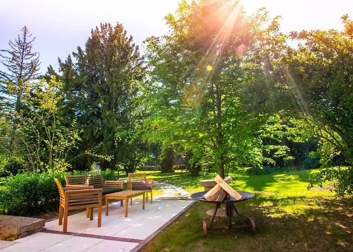 Pipa's Place - Stylish Garden Prime Location *