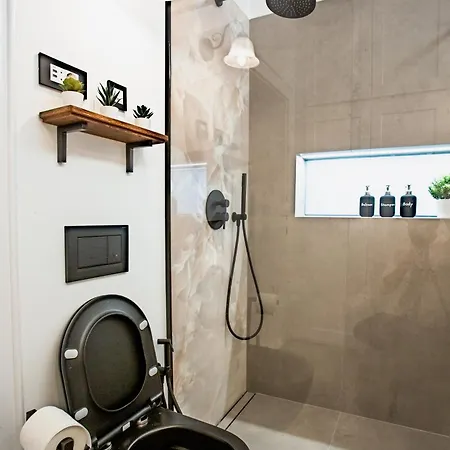 아파트 Pipa's Place - Stylish Garden Prime Location