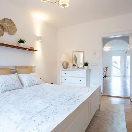 Apartmán Pipa's Place - Stylish Garden Prime Location *