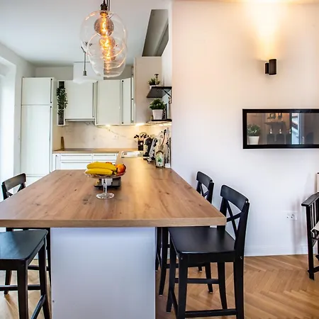 Pipa's Place - Stylish Garden Prime Location *